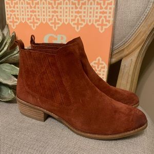 Gianni Bini suede booties